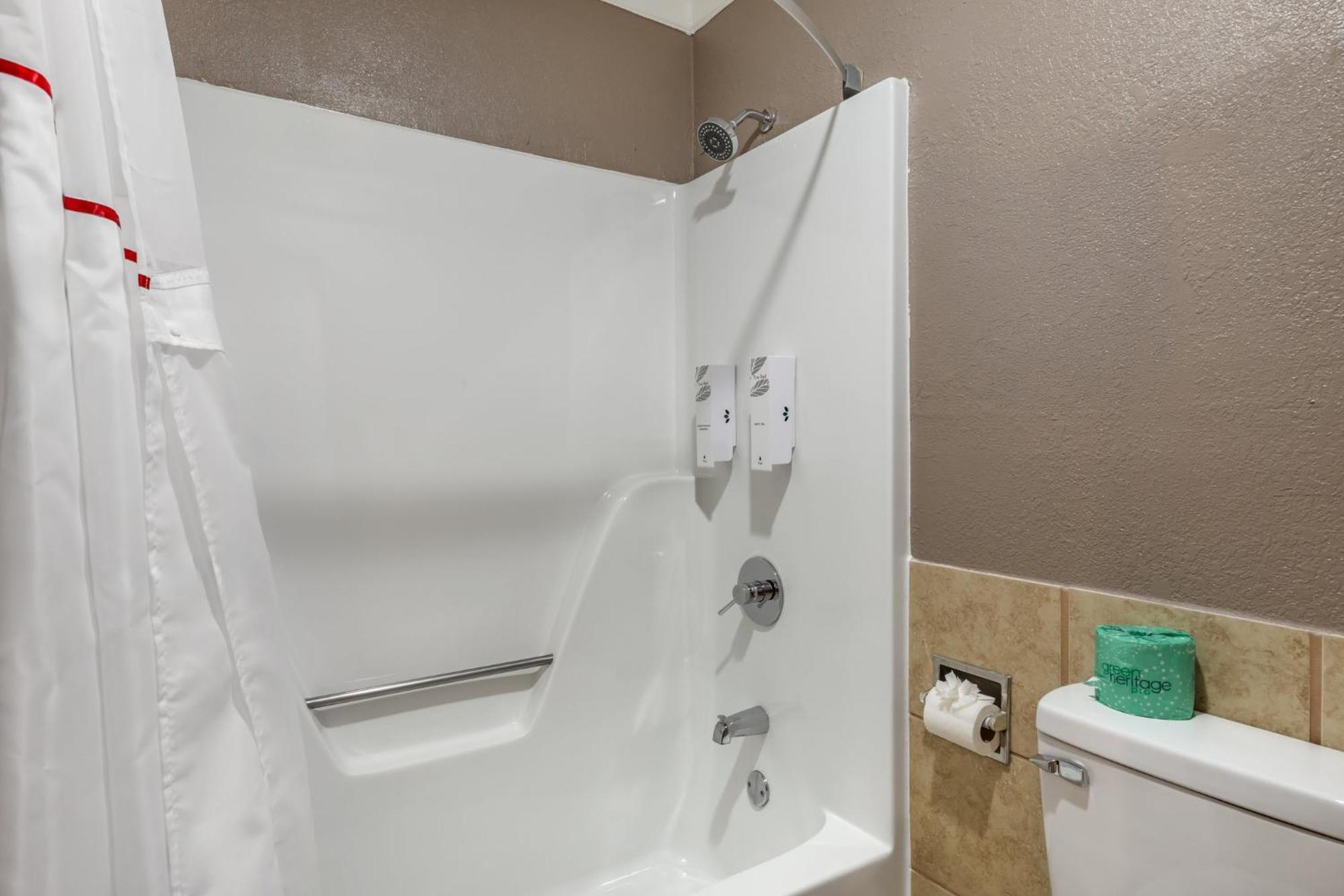 Red Roof Inn Raleigh Northeast - Downtown المظهر الخارجي الصورة