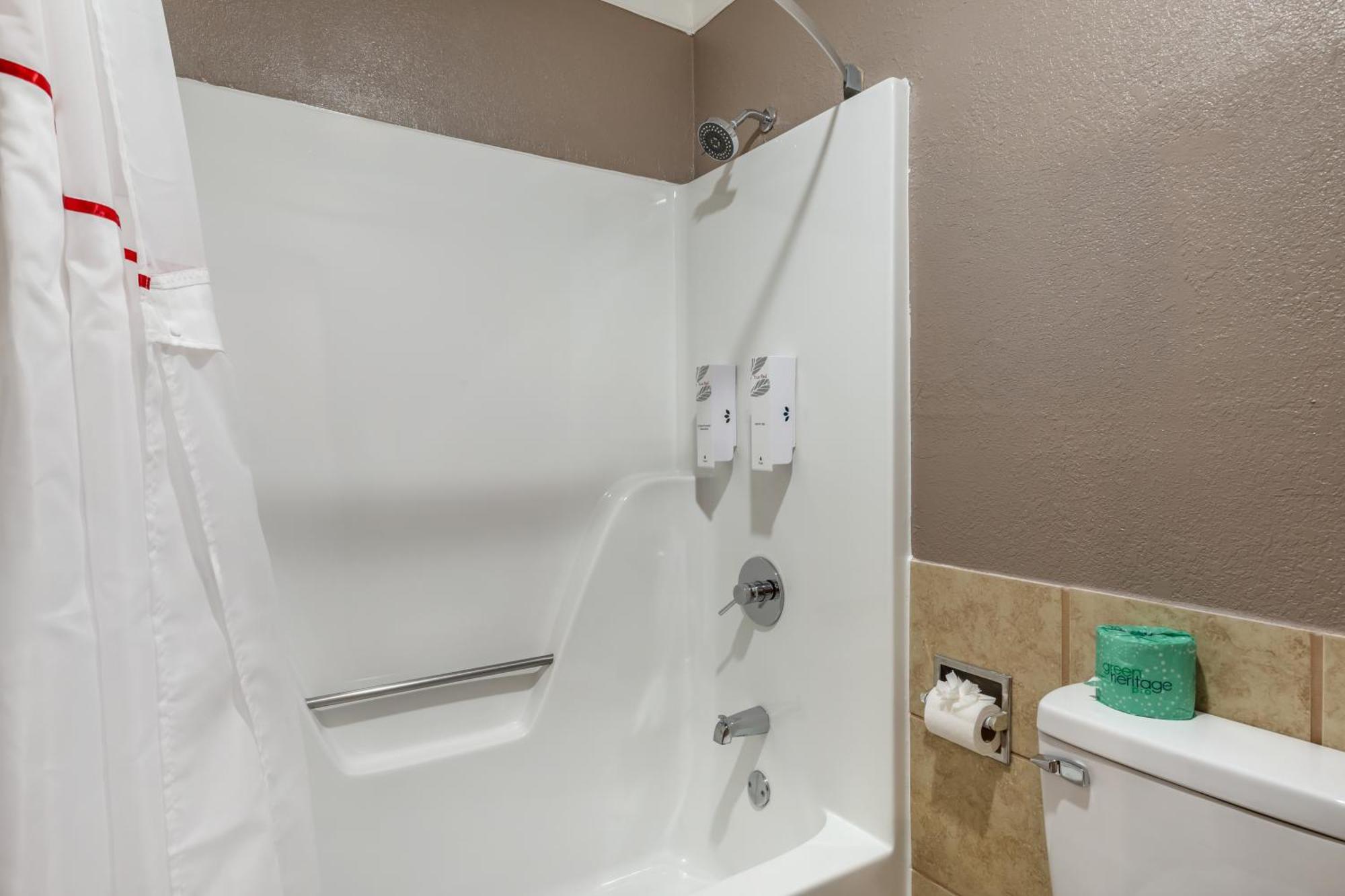 Red Roof Inn Raleigh Northeast - Downtown المظهر الخارجي الصورة