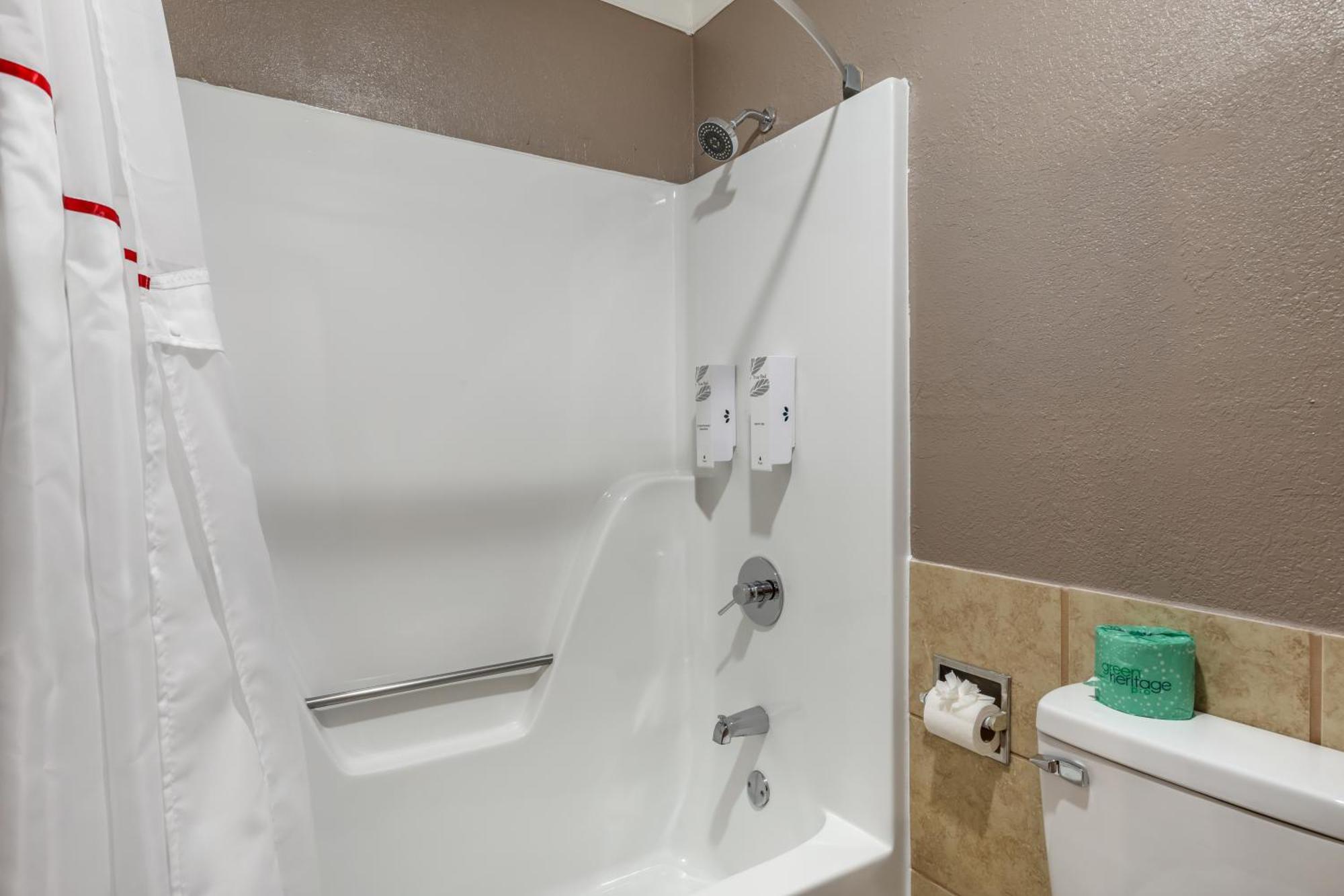 Red Roof Inn Raleigh Northeast - Downtown المظهر الخارجي الصورة